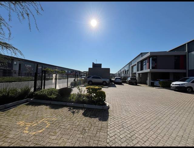 342M² WAREHOUSE TO LET IN STIKLAND INDUSTRIAL